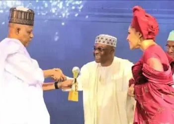 Shettima presents NPA MD Dantsoho with PEBEC Leadership Award