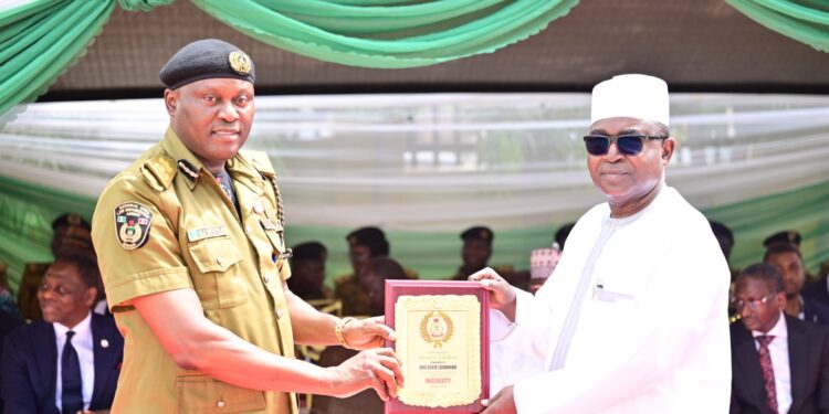 Marwa presents Award of Excellence to NDLEA Edo State Command