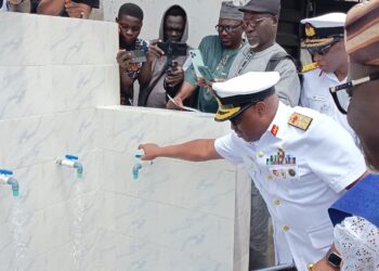 Nigerian Navy provides solar-powered water facilities for Surulere communities