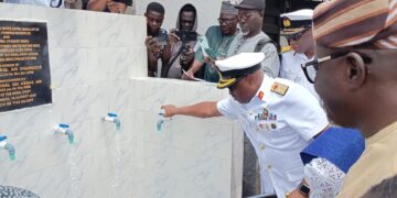 Nigerian Navy provides solar-powered water facilities for Surulere communities